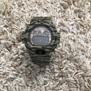 Men’s G-Shock Camo Print